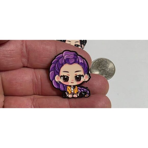 Netflix KPOP Demon Hunters Huntrix Golden Anime Enamel Pin  Mira, Rumi, and Zoey - Picture 5 of 8